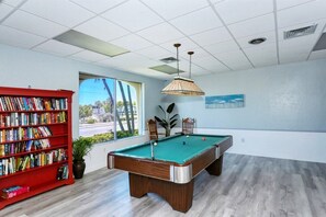 Game room - Condo# 411 Siesta Key Beach Sunsets (Sarasota)