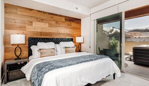 2 chambres, bureau, fer et planche à repasser, lit parapluie