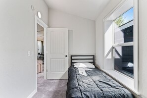 3 bedrooms, WiFi, bed sheets - Cozy Home - Walking distance to Downtown Sedro Woolley (Sedro-Woolley)