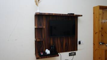 Family Double Room | Free WiFi