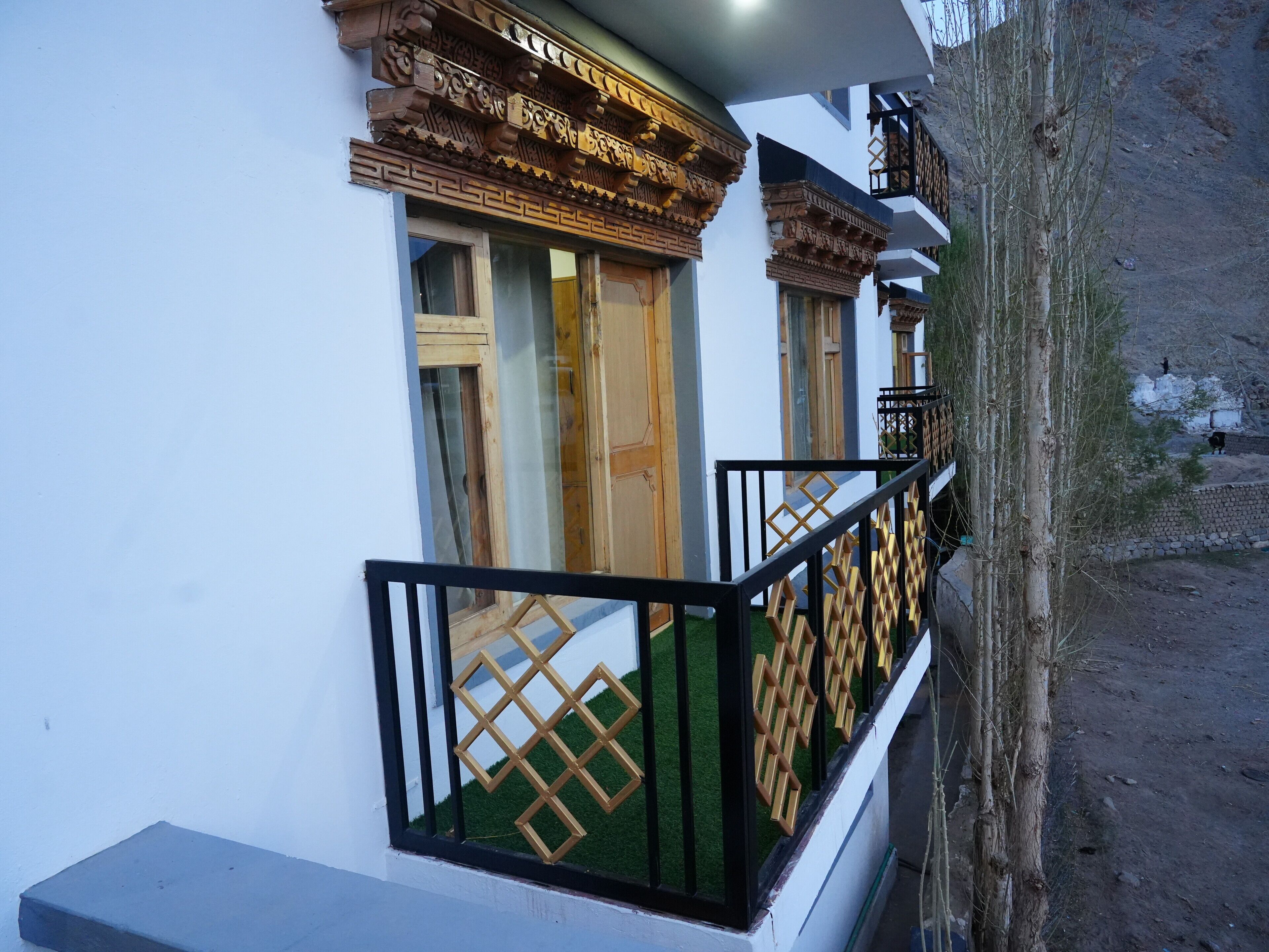 Vista frontal de la propiedad