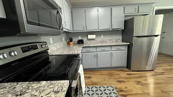 Microwave, dishwasher