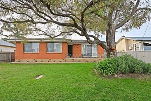 Exterior - Serenity - Short Drive to CBD, Firepit (Orange)