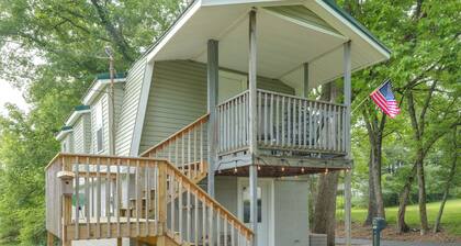 5 Mi to Columbia: Pet-Friendly Culleoka Home