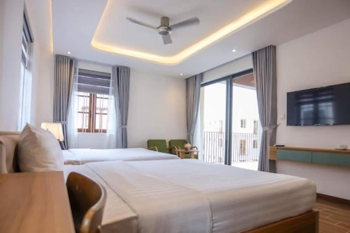Family Suite, City View | 1 bedroom, soundproofing, free WiFi, bed sheets