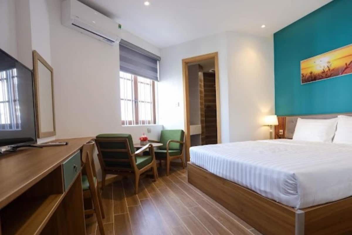 Superior Double Room, City View | 1 bedroom, soundproofing, free WiFi, bed sheets