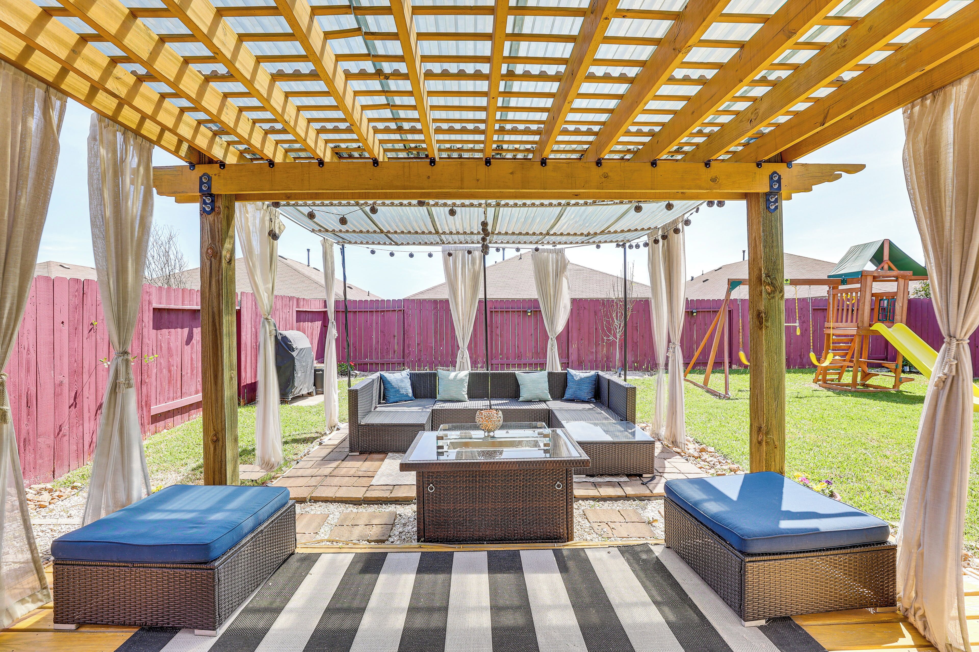Chic & Relaxing Katy Escape w/ Community Pool!