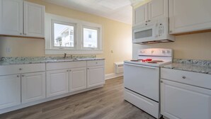 Basic Apartment | Private kitchen | Coffee/tea maker - OCHG SeaFoam Ocean Front5 (Ocean City)
