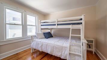 Basic Apartment | 3 bedrooms, free WiFi