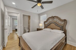 3 bedrooms, iron/ironing board, free WiFi, bed sheets - Single Story Home Pet-Friendly w/ Fenced-in Yard! 5 to Downtown (Nashville)