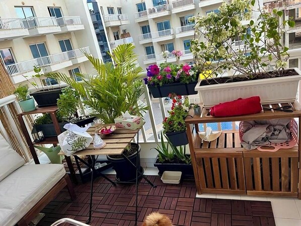 Property grounds - Enjoy your stay as you are home, spacious place, nice terrace, prime location (Dubai)