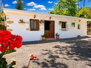 Exterior detail - Oniropagida - Dream Catcher - House On Way To Sougia (Panethimos)