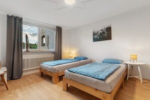 2 chambres, fer et planche à repasser, Wi-Fi gratuit, draps fournis