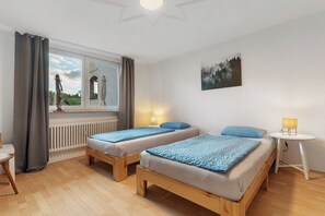 2 bedrooms, iron/ironing board, free WiFi, bed sheets