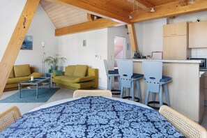 Interior - Apartment 'Haus Birkenmeier' with Mountain View, Private Terrace and Wi-Fi (Freiburg im Breisgau)