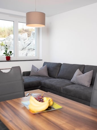 TV. Apartment 'Bantlehof' with Mountain View, Private Terrace and Wi-Fi