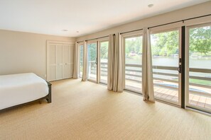 4 camere, una scrivania, ferro/asse da stiro, culla da viaggio