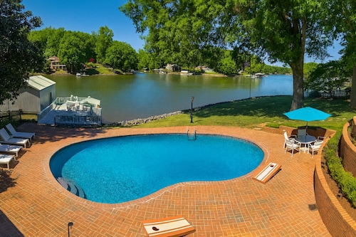 Modern 4BR Lakefront Home w/Pool, Patio & Pets OK