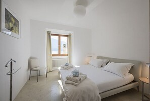 2 soverom, wi-fi (inkludert) og sengetøy