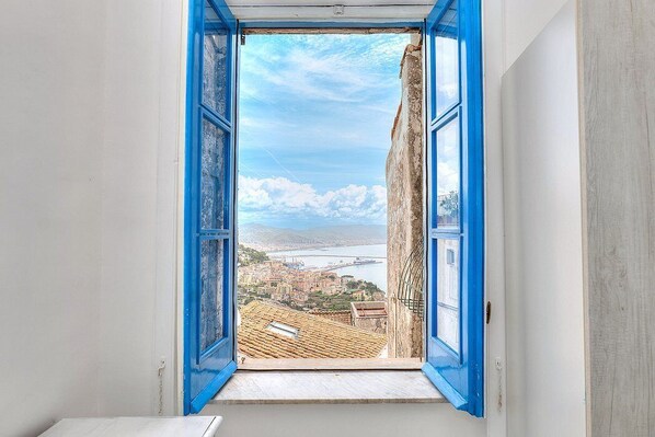 Interior - Casa Raia: A characteristic two-story independent house located in the heart of a little village facing the sea, with Free WI-FI. (Vietri sul Mare)