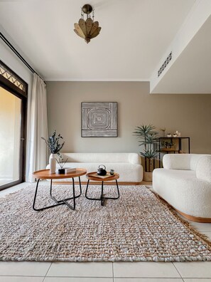 TV - 1BR apartment with incredible Burj Khalifa view (Dubai)