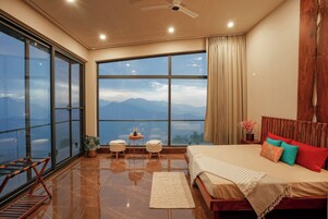 Exclusive Villa | 3 bedrooms, in-room safe, desk, iron/ironing board