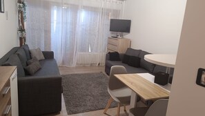 TV - Nice studio 4 pers near the slopes (Orcières)