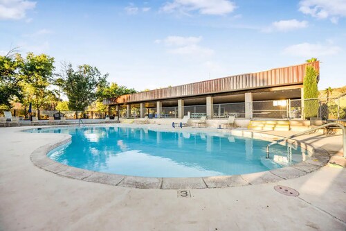 Desert Haven Resort Perfect for Active Couples Seeking Adventure