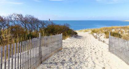 Peaceful, 2 BD, 2 BA Condo w/ Water Views, Pool and Free Activities Including Golf!