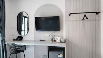 ميني بار ومكتب ومساحة عمل للكمبيوتر المحمول وواي فاي مجانًا