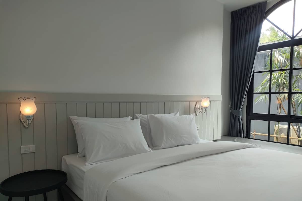 华丽客房 | 迷你吧、办公桌、笔记本电脑工作区、免费 WiFi