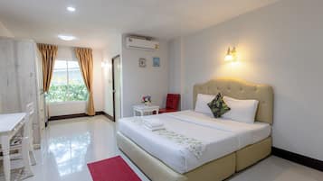 Room, 1 King Bed | Desk, laptop workspace, free WiFi