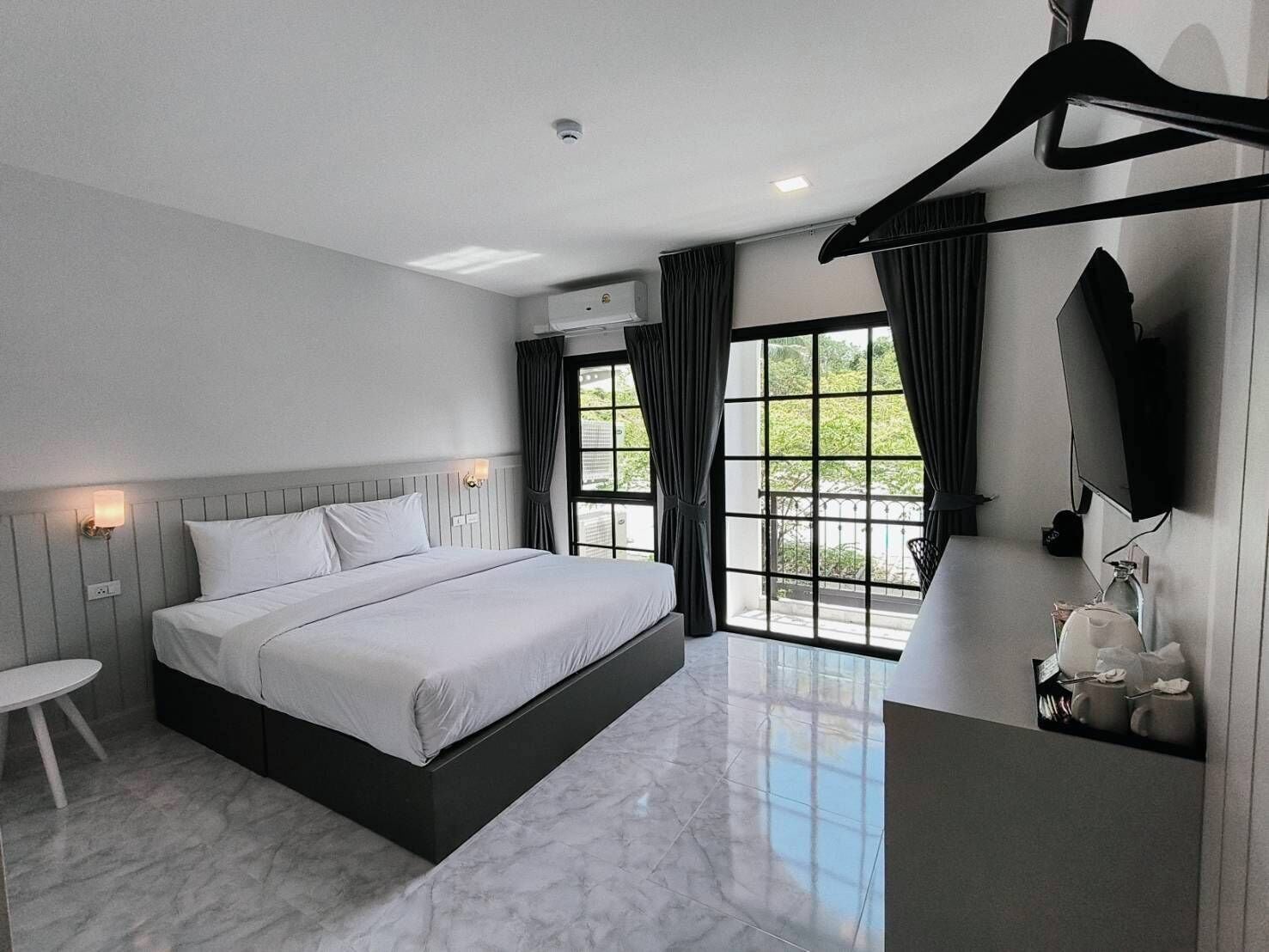 标准房 | 迷你吧、办公桌、笔记本电脑工作区、免费 WiFi