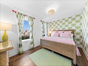 4 soverom, strykejern/-brett og wi-fi (inkludert)