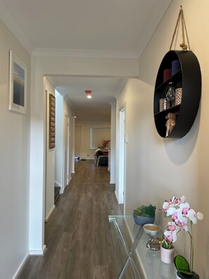 Interior - Entire Spacious Modern 5 bedroom Family friendly home in Wallan (Wallan)