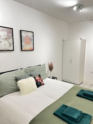 1 bedroom, free WiFi, bed sheets