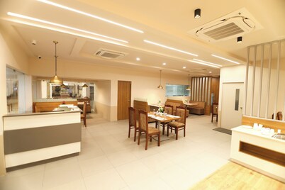 The Swagath Grande By Zeeyatt Regency