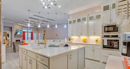 Graford by AvantStay | Hot Tub, Firepit, Mini Putt