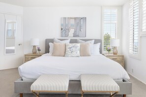 3 chambres, bureau, Wi-Fi gratuit, draps fournis