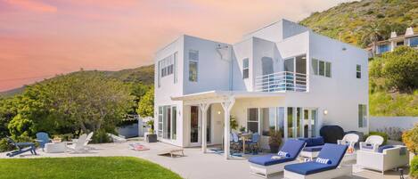 屋外ダイニングエリア