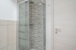 Shower, towels - 0806BS - Garda Lido Green (Padenghe sul Garda)
