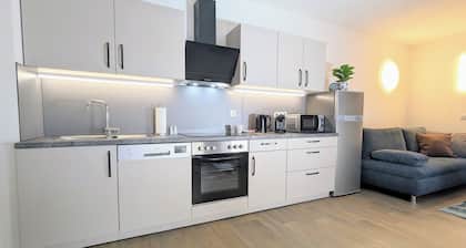 FeWo Urban Gotha - Orangerie - Parken an der Wohnungstür - 900 Meter zum Bahnhof