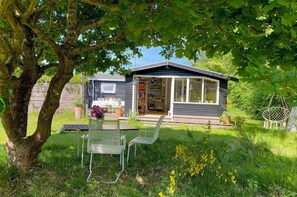 Outdoor dining - Peace and quiet in idyllic original cottage (Gørlev)