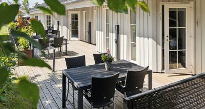 Lovely apartment right in the center of Marielyst