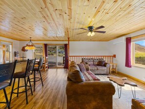 Televisie en een open haard