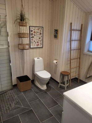 Bathroom - Lovely cottage with shelter and nature (Gilleleje)