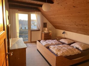 4 bedrooms, free WiFi