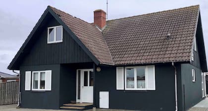 Charming cottage in town near the beach