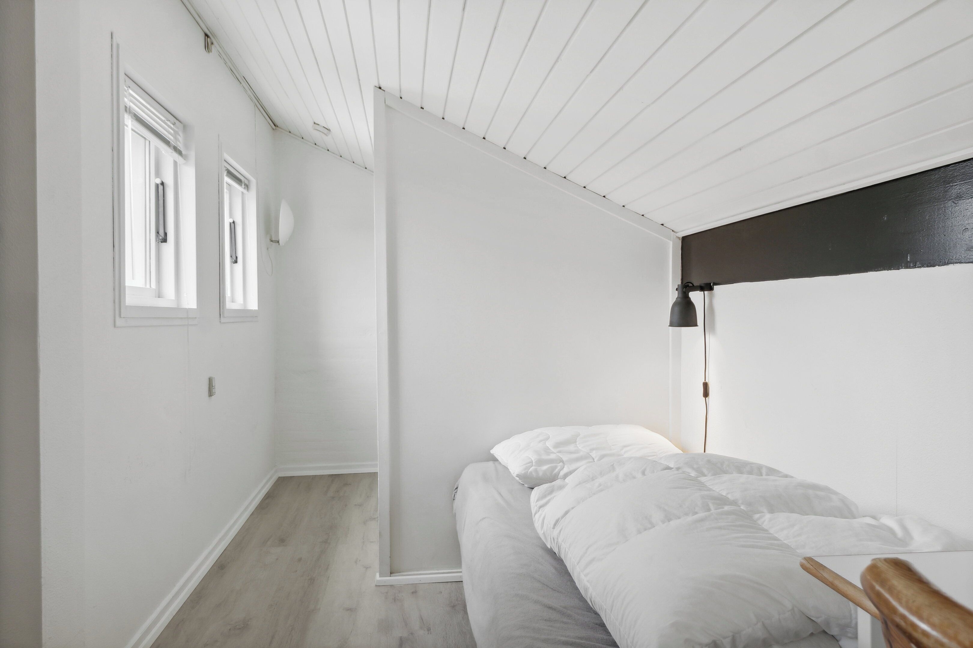 2 chambres, fer et planche à repasser