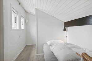 2 Schlafzimmer, Bügeleisen/Bügelbrett